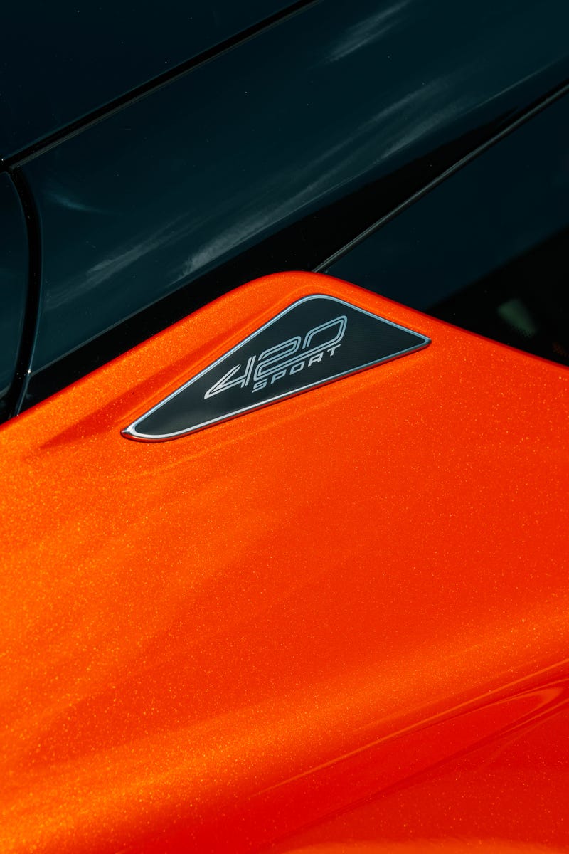 Lotus Emira 420 Sport: Photo Gallery