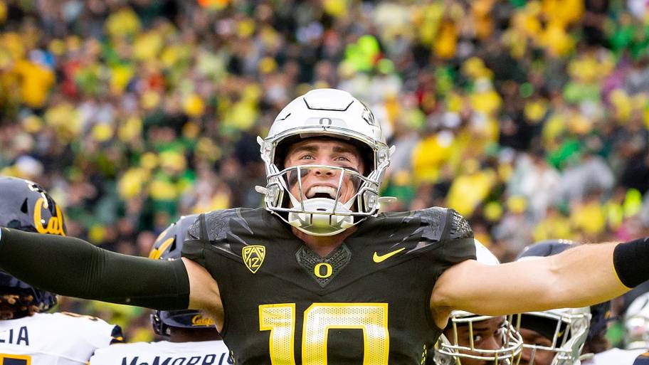 oregon ducks nfl bucky irving bo nix deforest buckner dan lanning training camp injury denver broncos tampa bay buccaneers