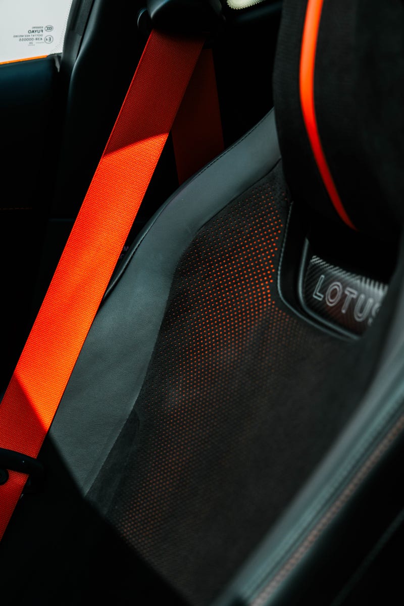 Lotus Emira 420 Sport: Photo Gallery