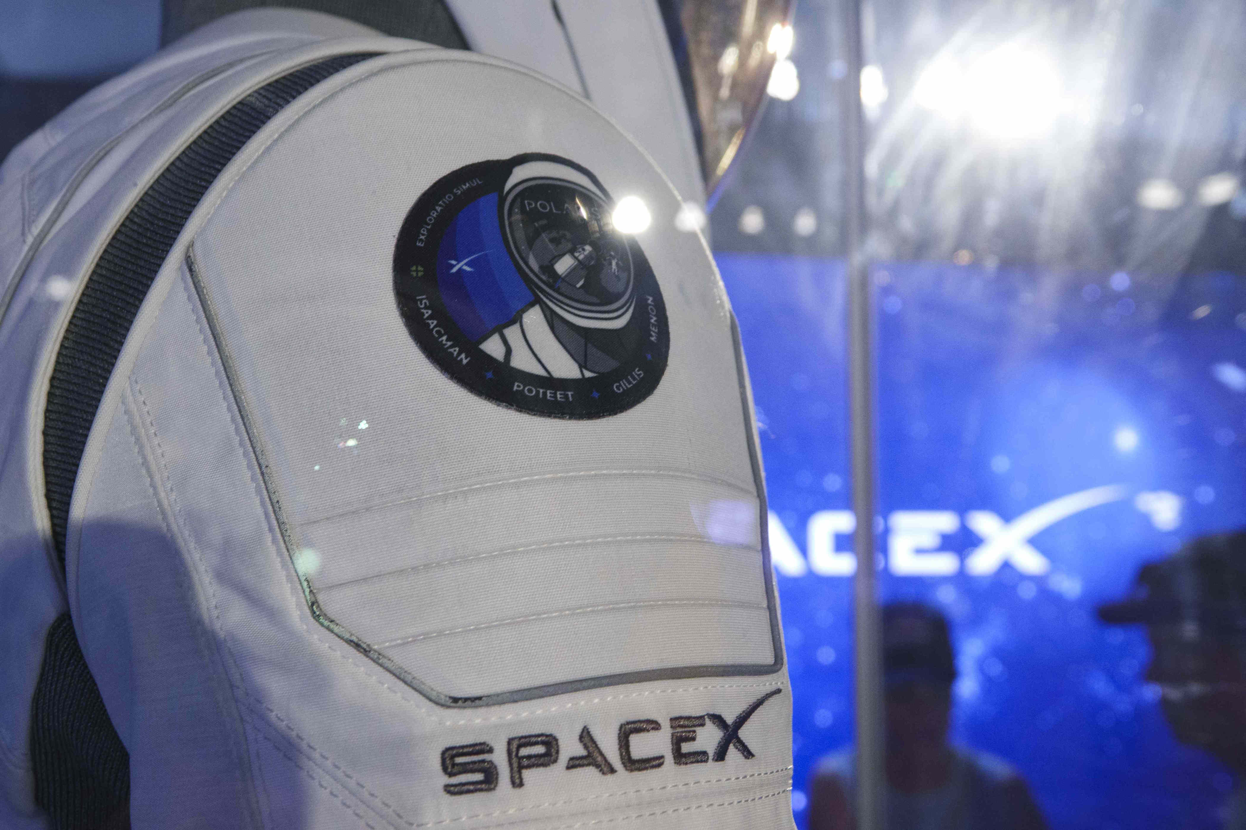 SpaceX stock snaps losing streak after company sets inaugural earnings date