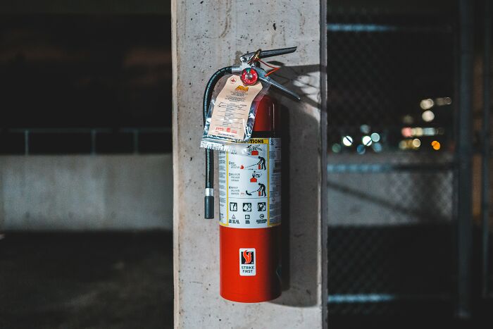 40 Practical Safety Tips People Learned From Real Experiences