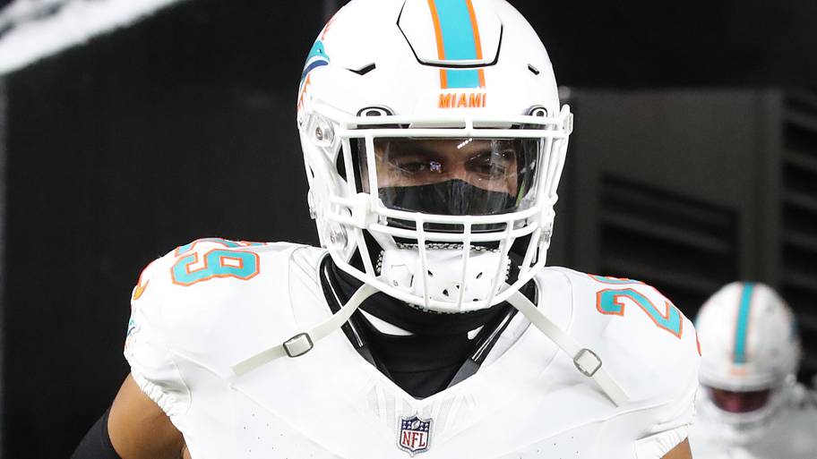 Minkah Fitzpatrick exits the tunne