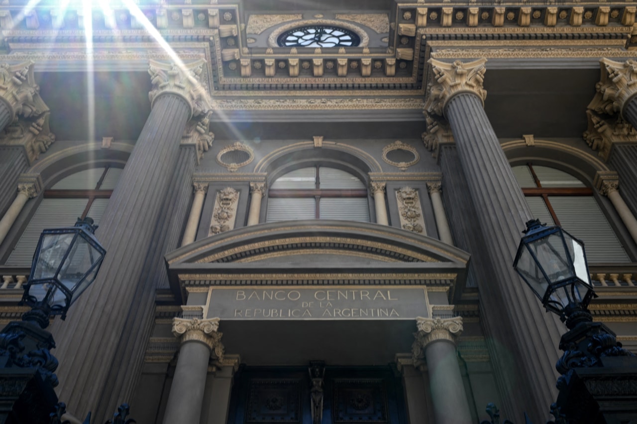 Moody’s upgrades Argentina to B3 from Caa1, changes outlook to positive from stable