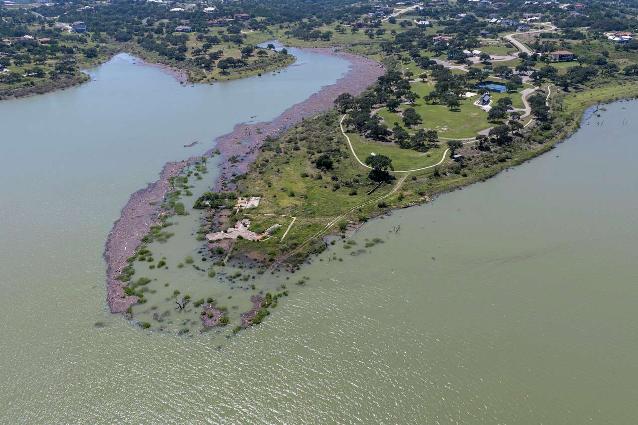 Guadalupe River flooding sends surge into Canyon Lake. See the photos.