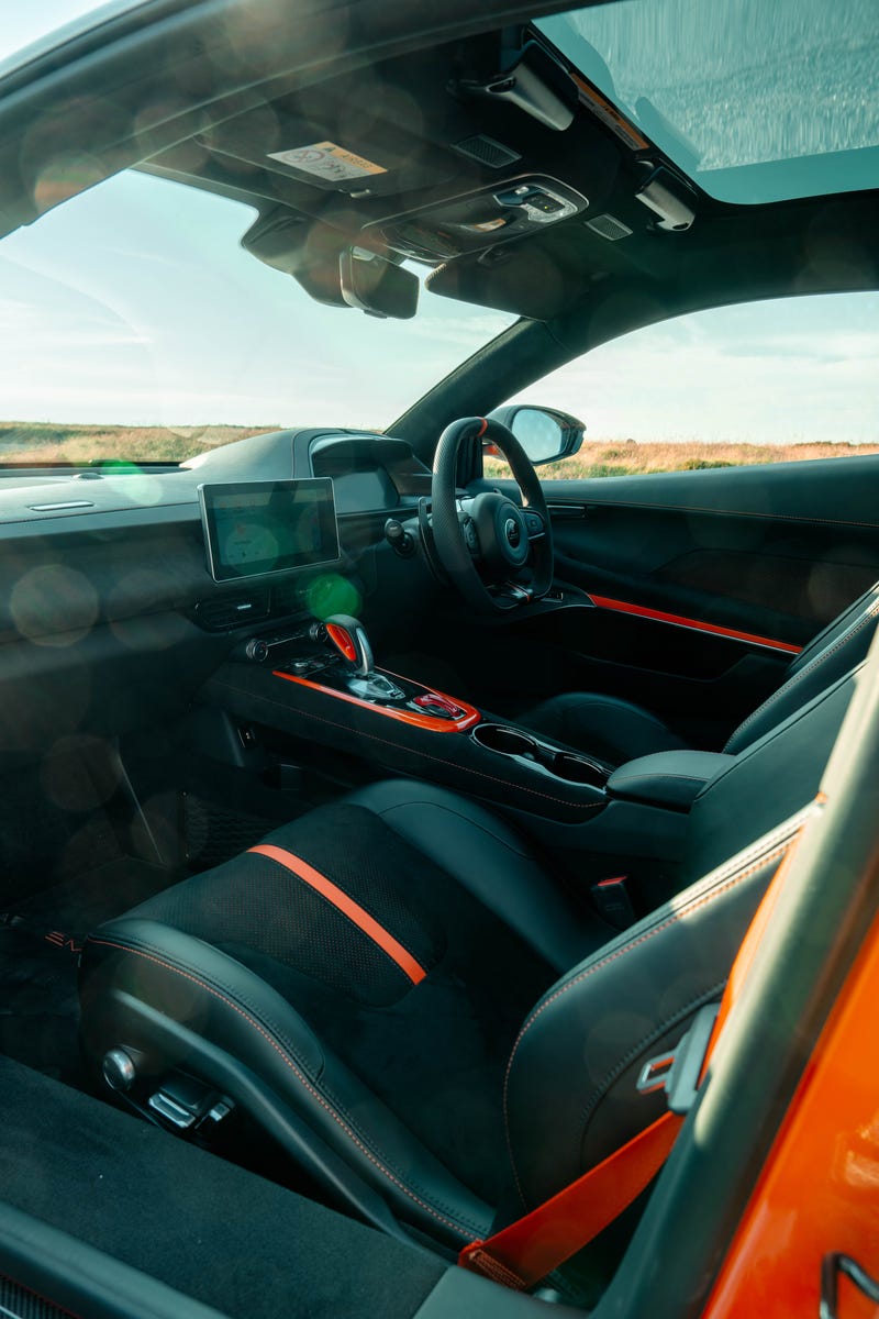 Lotus Emira 420 Sport: Photo Gallery
