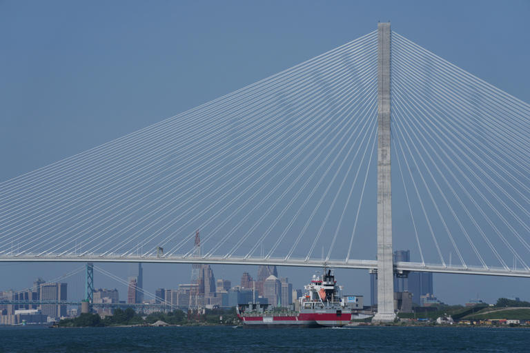 US Canada Detroit Bridge