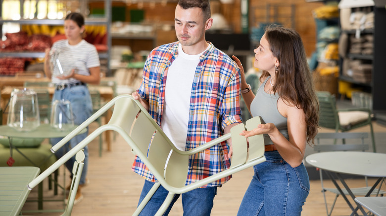 Cast aluminum vs cast iron outdoor furniture: Which is best for your yard?