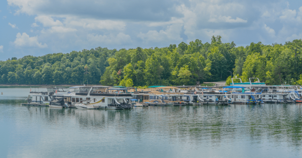 houseboats on laurel river lake in corbin kentucky