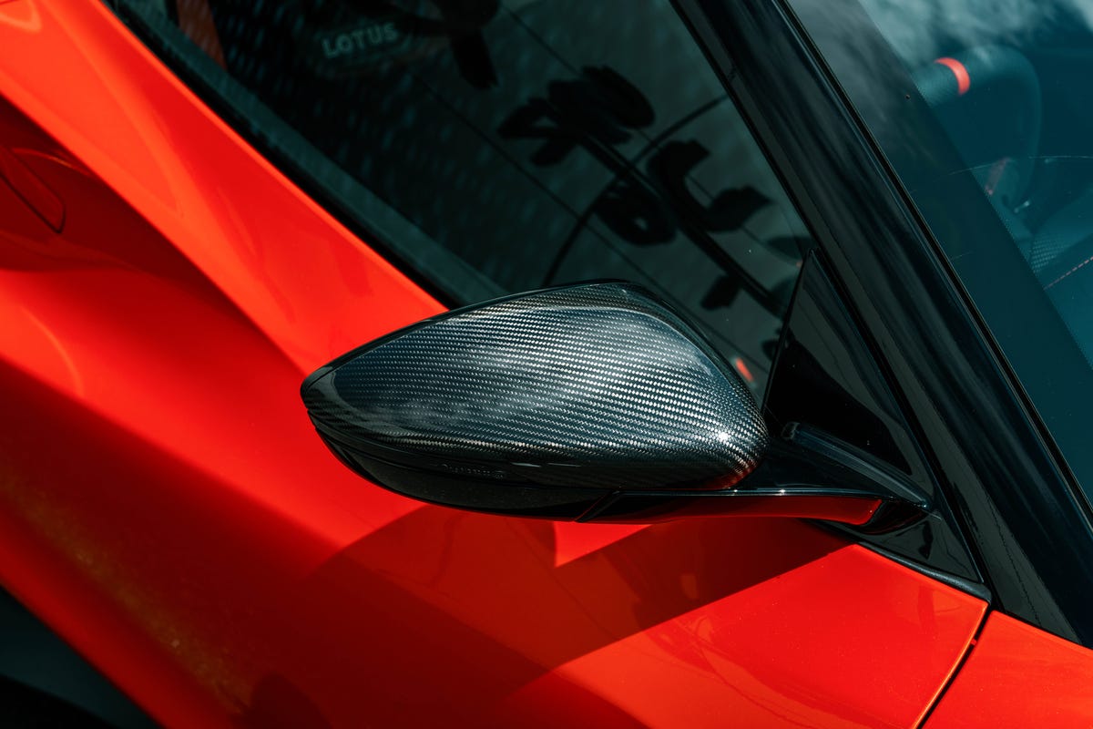 Lotus Emira 420 Sport: Photo Gallery