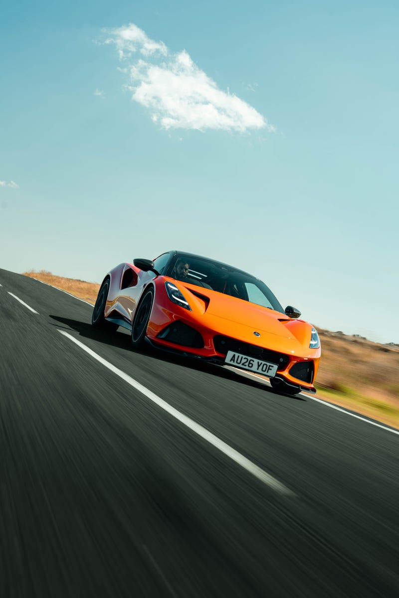 Lotus Emira 420 Sport: Photo Gallery