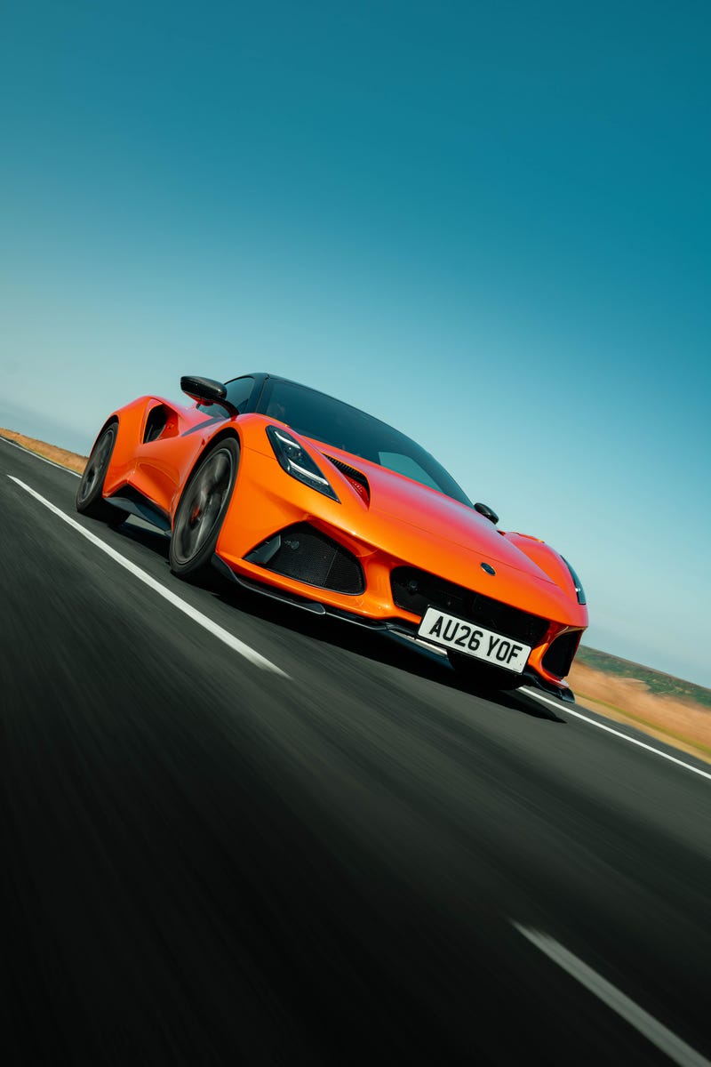 Lotus Emira 420 Sport: Photo Gallery