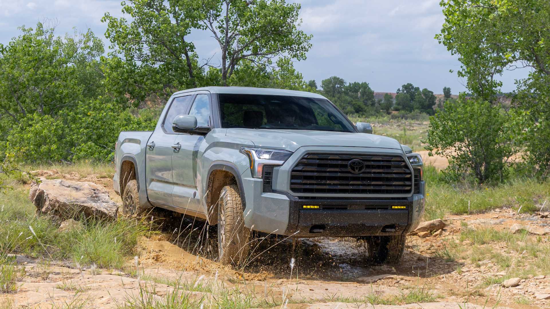 2027-toyota-tundra-trailhunter-45