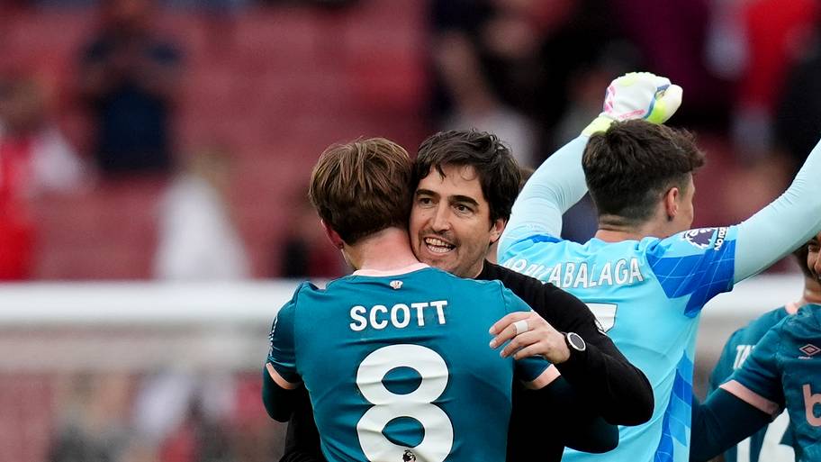 How Alex Scott’s refusal to sign extension opens the door for an Andoni Iraola Liverpool reunion