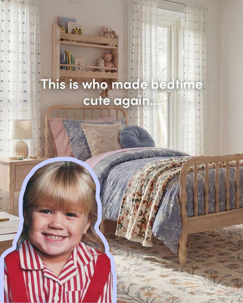 Kelly Clarkson looked adorable in an unearthed childhood photo to promote her new Wayfair collection