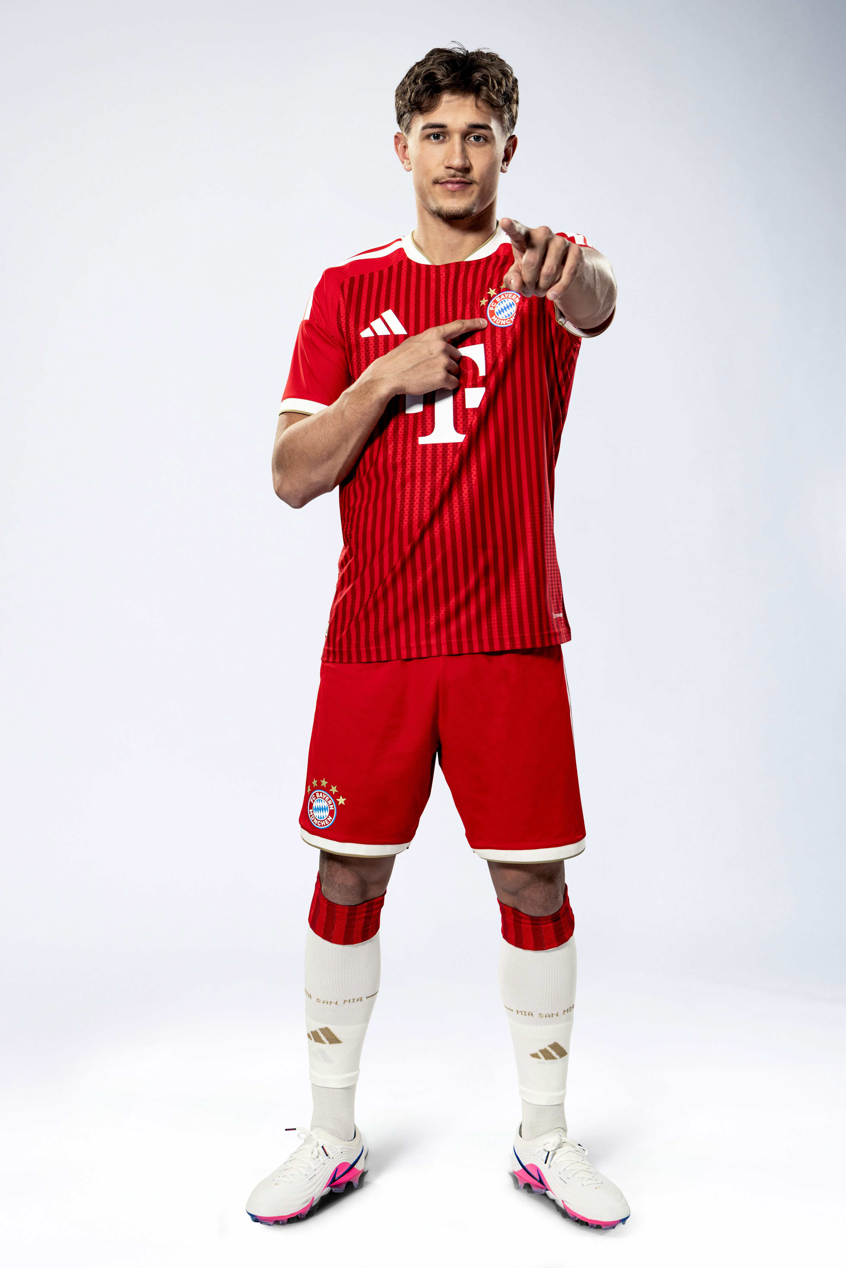 Bayern Munich’s new No. 8: Tom Bischof explains how he got his number change