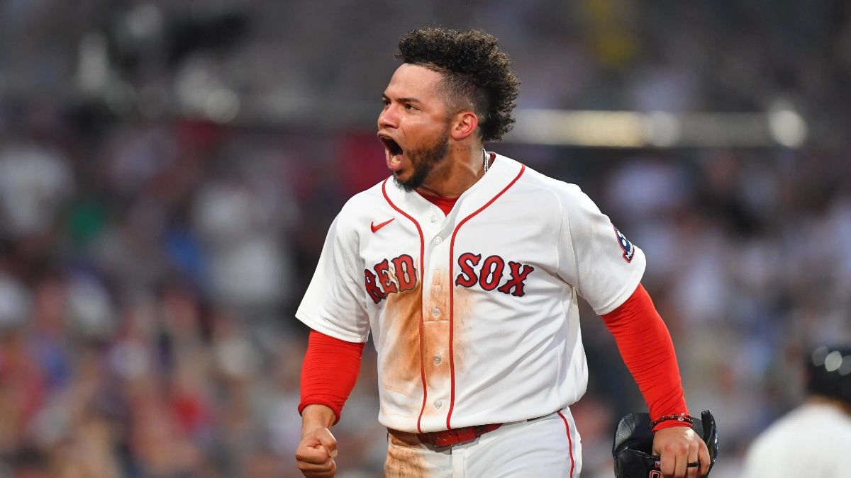 Red Sox star Willson Contreras climbs into AL batting race with elite offensive season