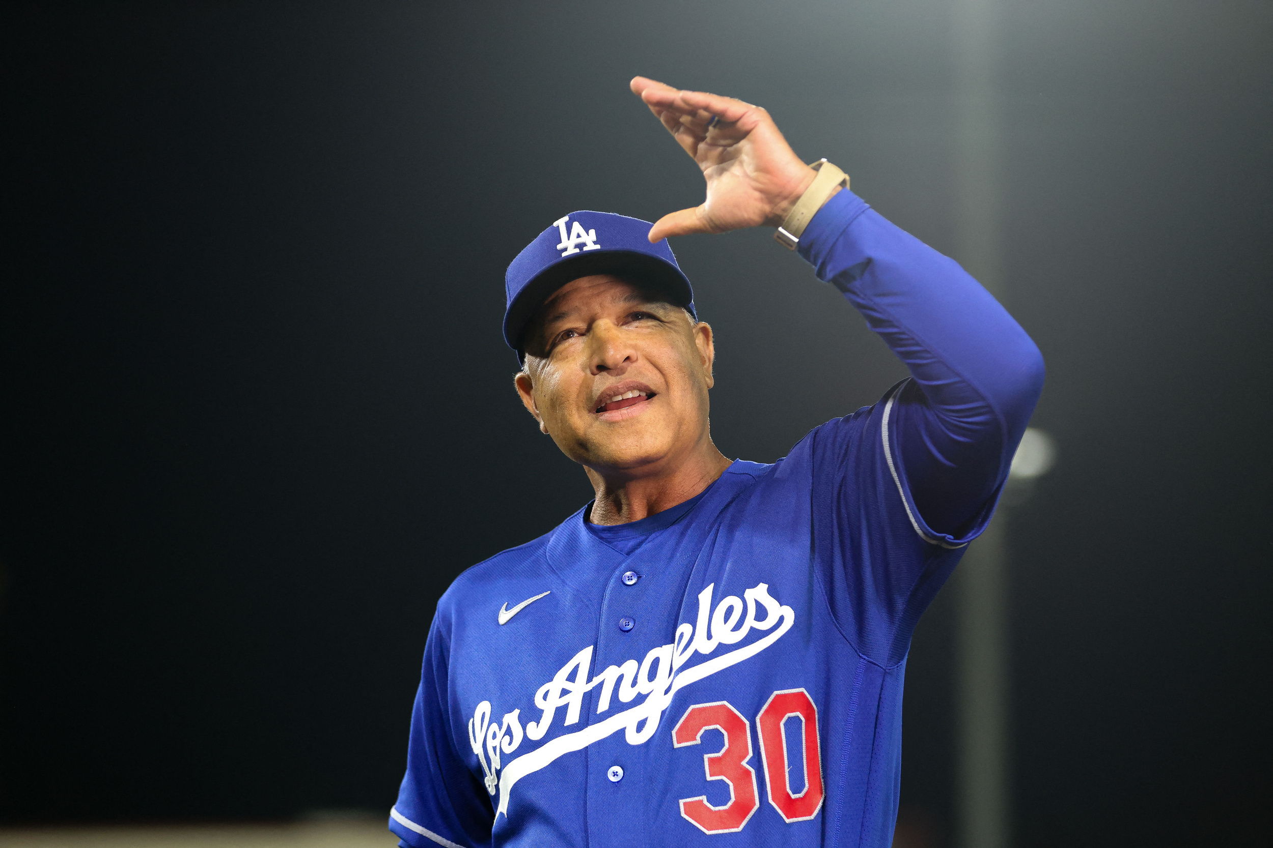 Dave Roberts' wild MLB trade-deadline idea for Dodgers isn't realistic