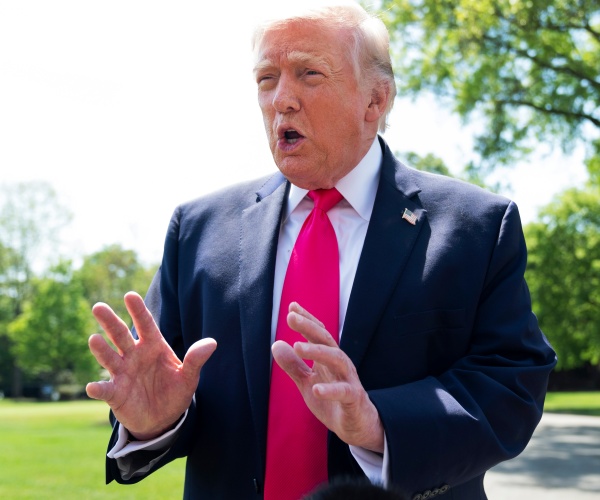 Trump gives drugmakers 2 years before 200% tariffs