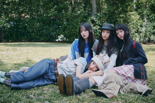 (LEAD) NewJeans signals return as 4-member group with new video, photos