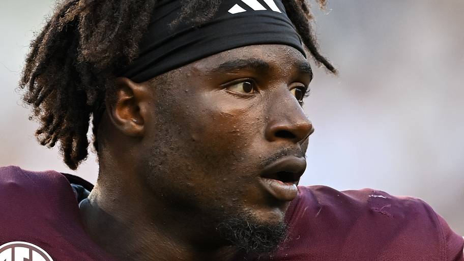Texas A&M Aggies running back Le'Veon Moss