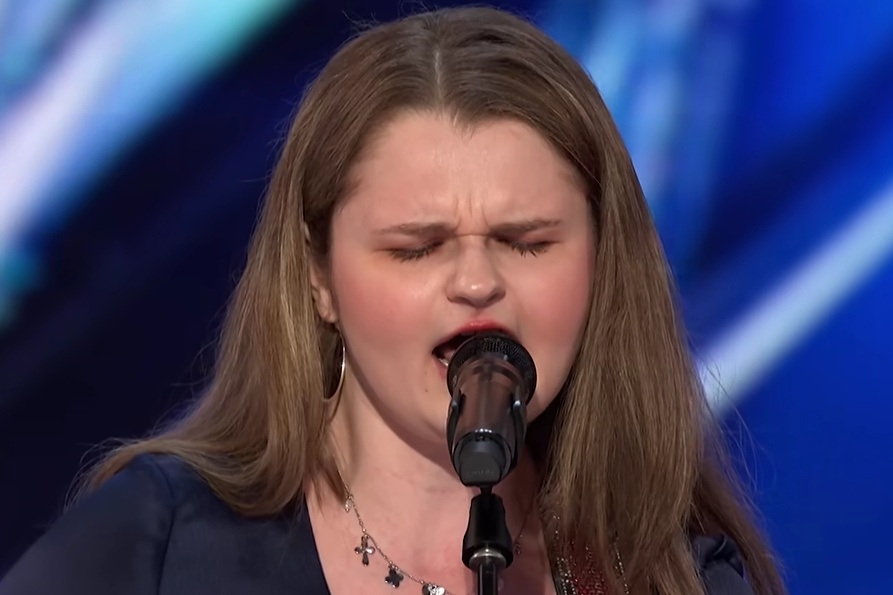 Blind singer and songwriter delivers inspiring audition on 'AGT'