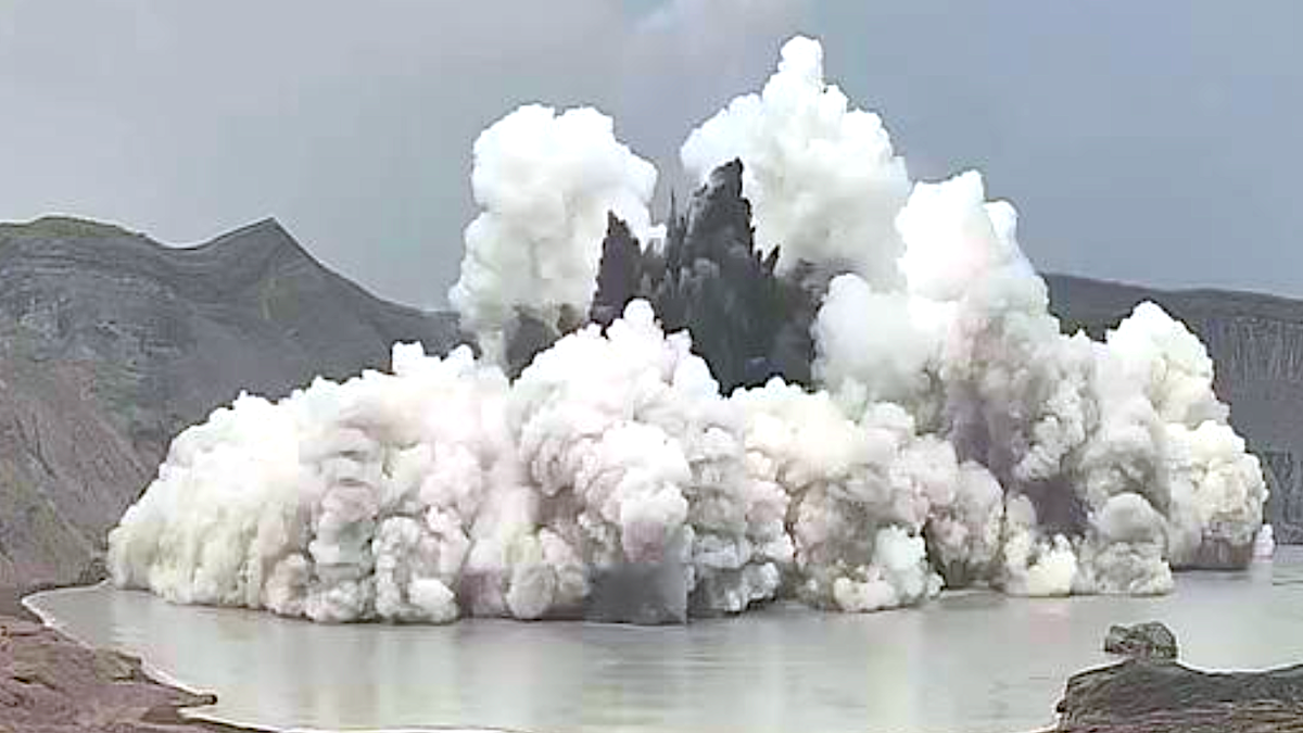 2,000-foot Taal volcano eruption hurls rare tsunami across crater lake (video)