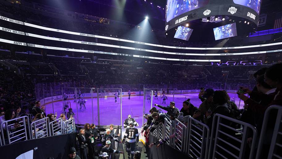 2 LA Kings defensive prospects make key decisions on where they'll play next season