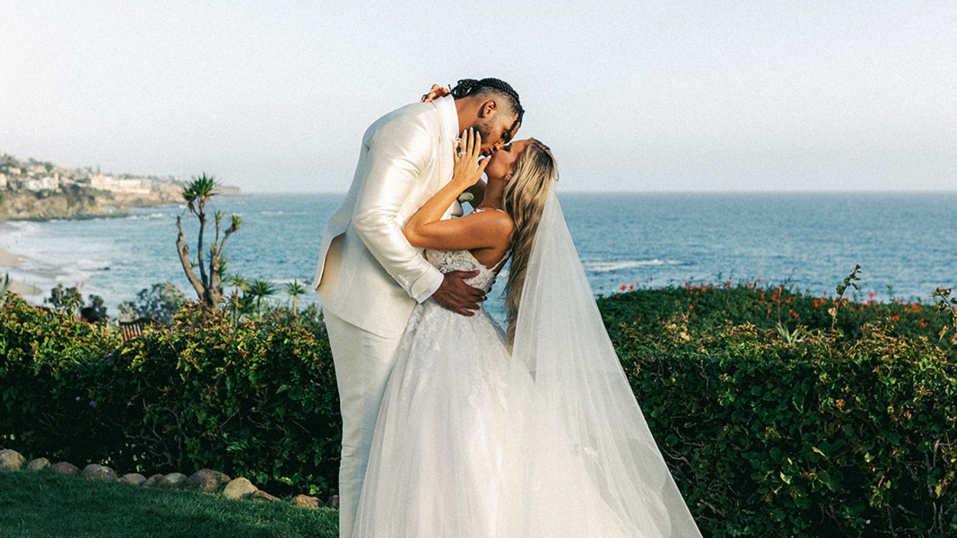 Too Hot to Handle's Hannah Brooke Sanders marries NFL's Jermaine Johnson II