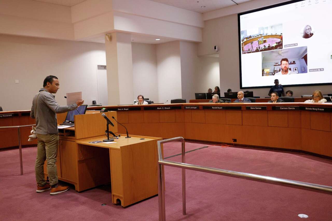 DART names Florida transit executive Nathaniel Ford CEO after divided board vote