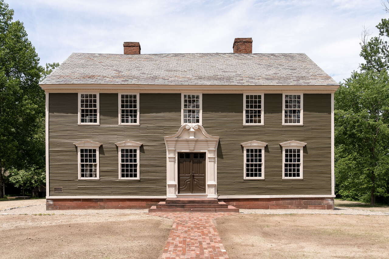 Connecticut home that housed British prisoners, president's relatives lists for $1.45M