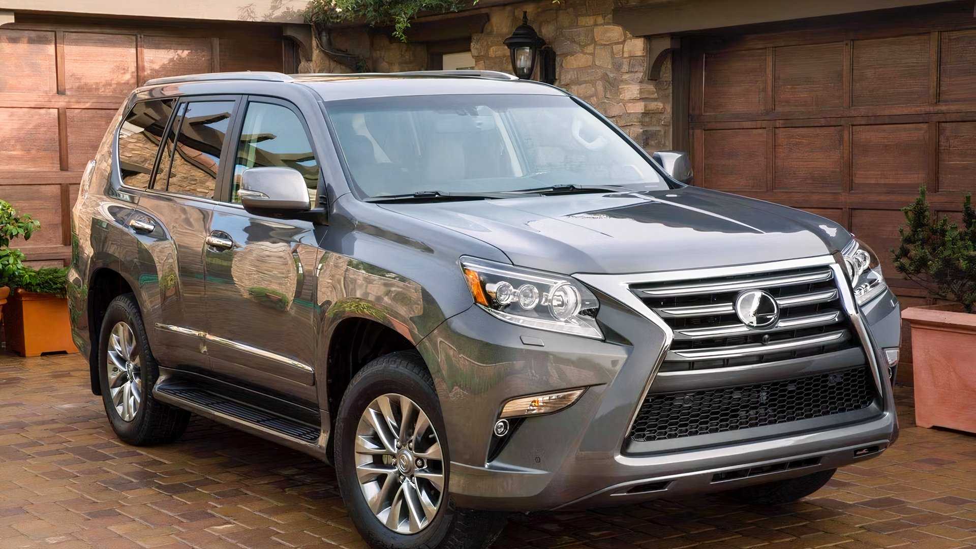 2017 Lexus GX 460 Front 3/4 Parked