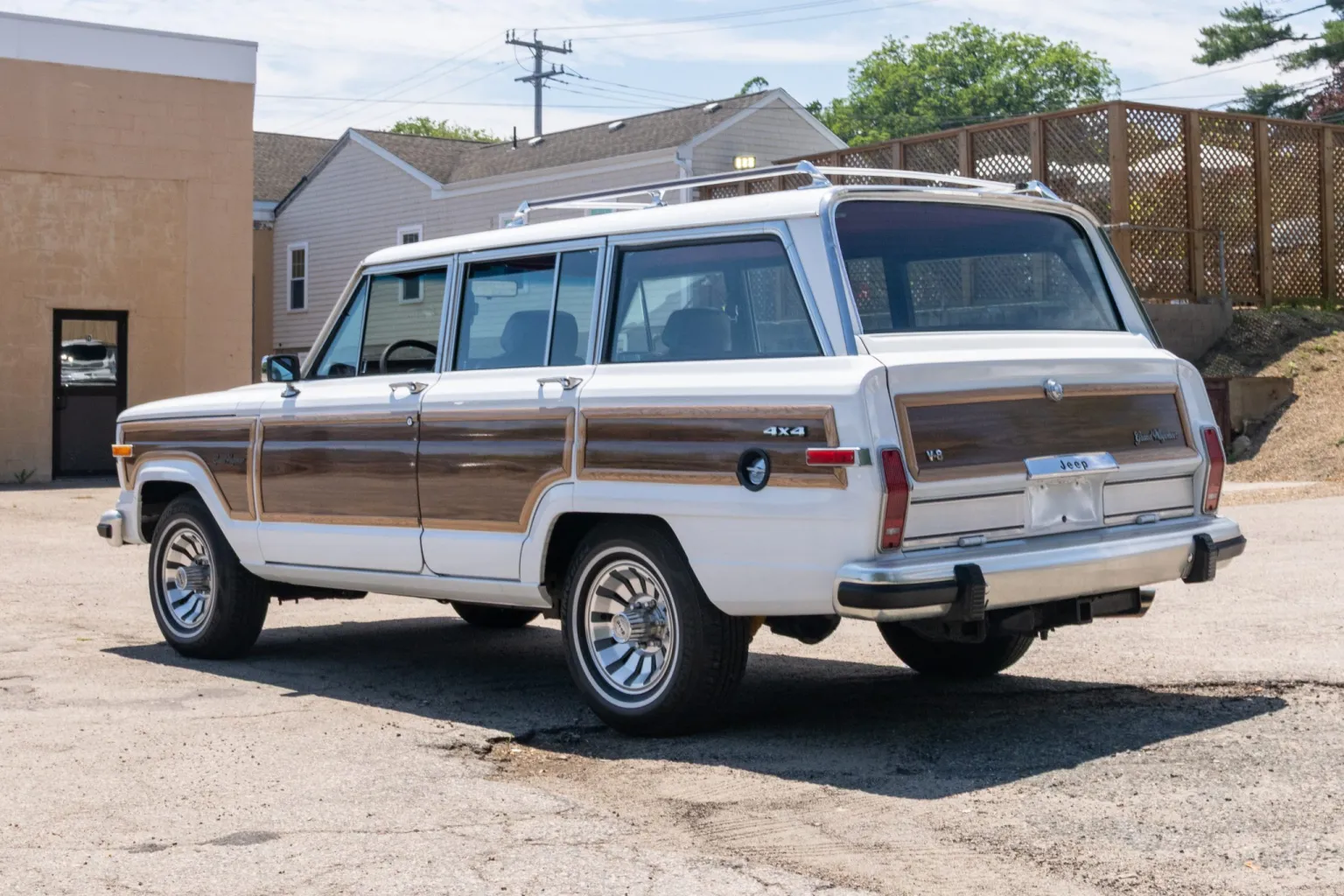 Final-year Jeep Grand Wagoneer draws bidding as auction nears close