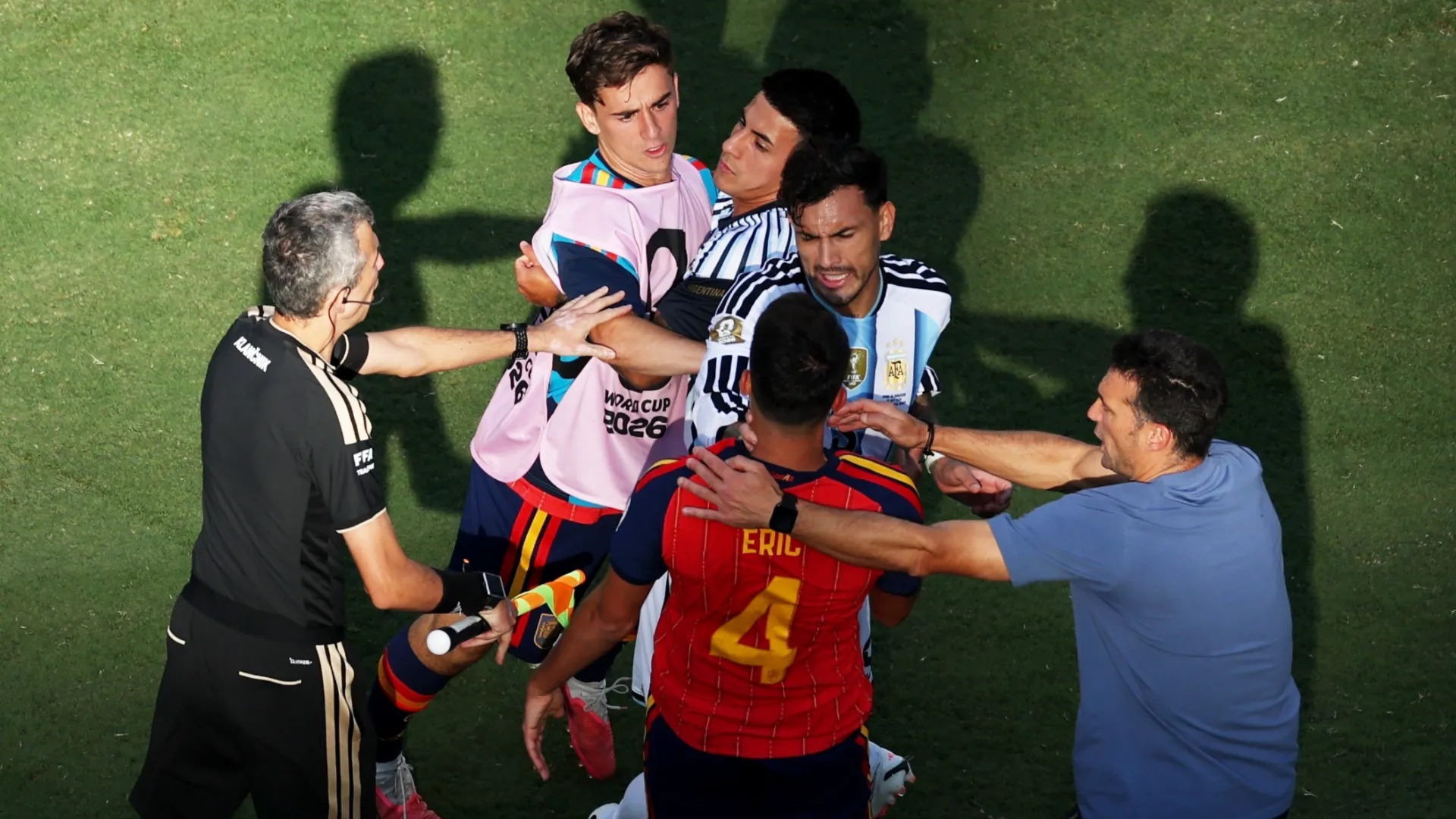 ‘Paredes can be happy that there wasn’t a player like me’, Zlatan Ibrahimovic reacts to the post-match incident between Argentina and Spain
