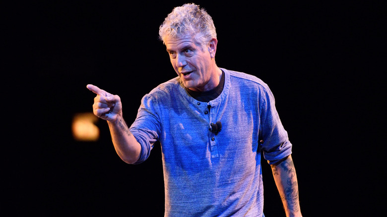 What we can learn about eating at a buffet from Anthony Bourdain's trip to Sizzler