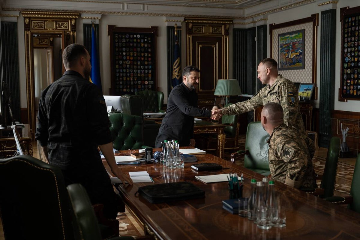 Ukraine war: Zelensky sacks army chief in biggest military shakeup