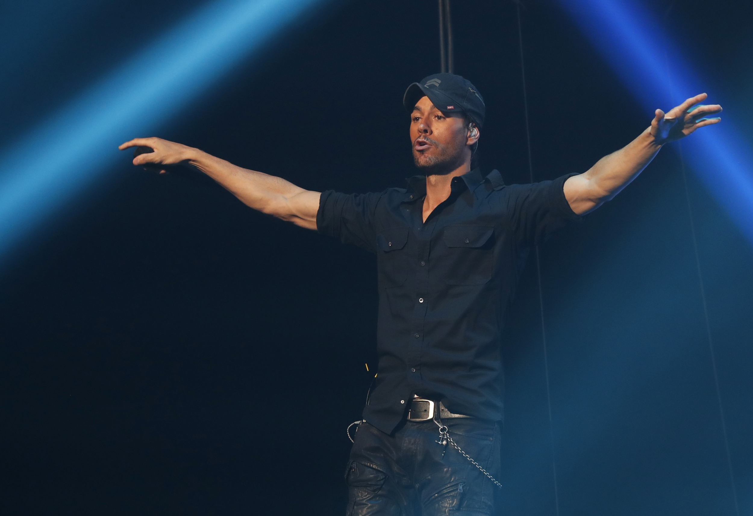 Anna Kournikova shares rare photo of her kids with Enrique Iglesias celebrating Spain's World Cup win