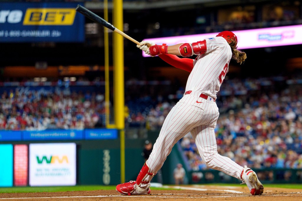 Dodgers beat Phillies on inexplicable game-ending baserunning gaffe