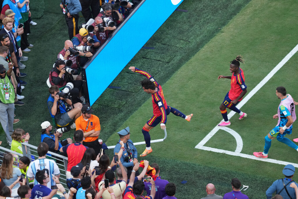 July 19, 2026; East Rutherford, New Jersey, U.S.; Spain's Ferran Torres celebrates scoring their first goal with Nico Williams. Mandatory Credit: James Lang-Imagn Images