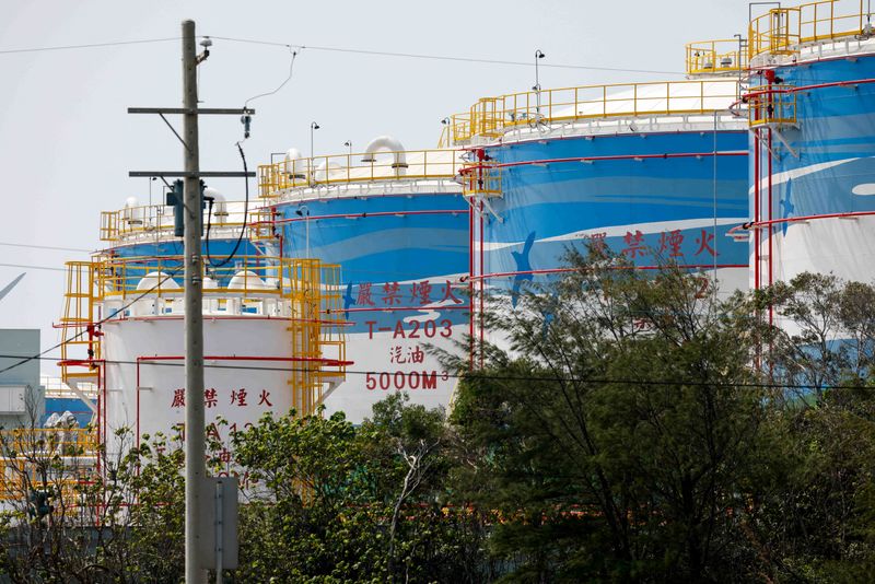 Analysis: Mideast war escalation threatens recovery in global oil refining