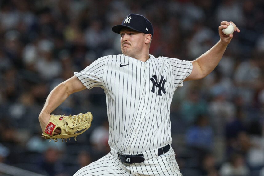 Brent Headrick pitching for the Yankees