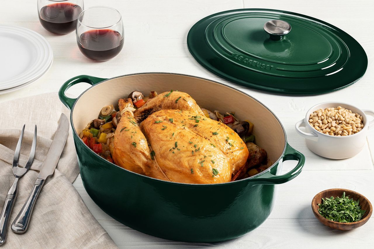 Traditional 8-Quart Oval Enamel Cast Iron Dutch Oven with Lid Le Creuset
