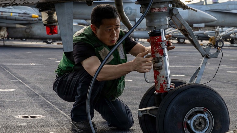 5 of the most difficult jobs on a US Navy aircraft carrier