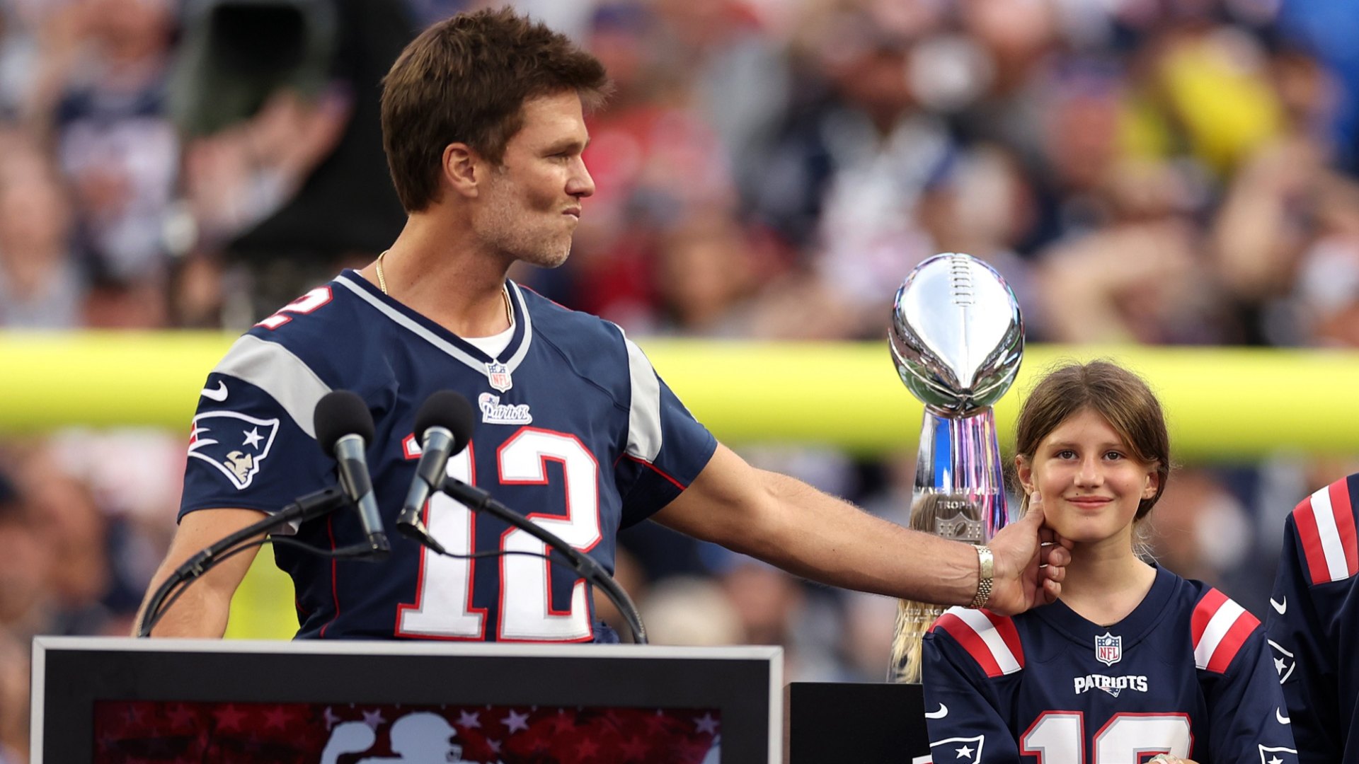 Tom Brady's daughter Vivian, 13, is mom Gisele Bundchen's twin in new photos