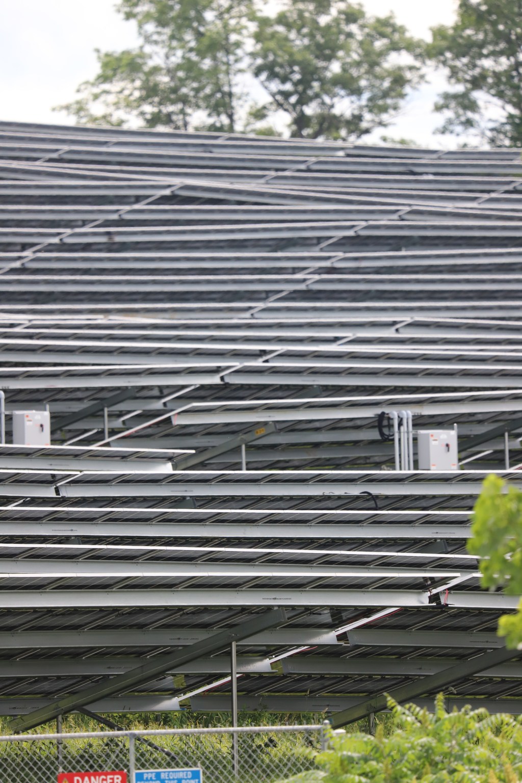 Feds — and a country music star — slam Gov. Hochul’s push to blanket upstate NY farmland with solar energy panels: ‘On-brand elitism’