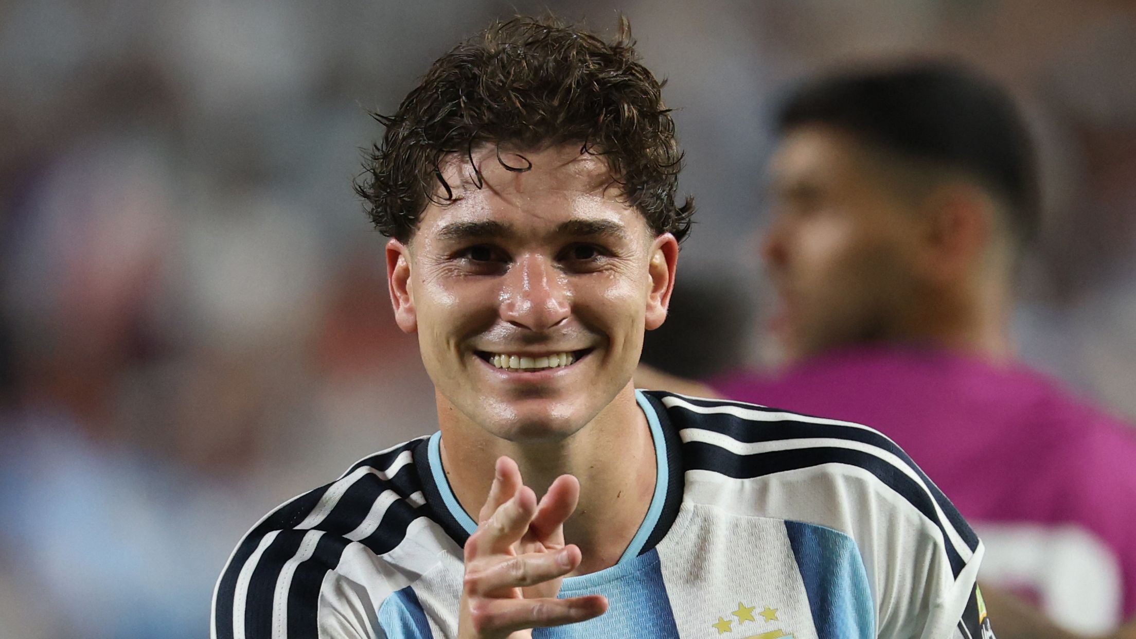 Barcelona and the Álvarez deal: A final deadline and a final offer