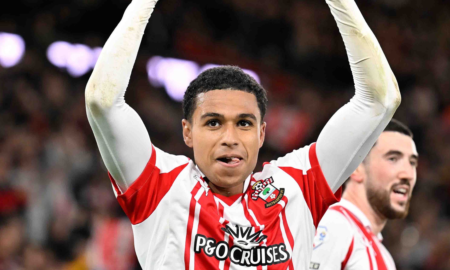 Fulham plan £24m bid for Southampton's Charles to gazump Leeds - who have had three bids rejected