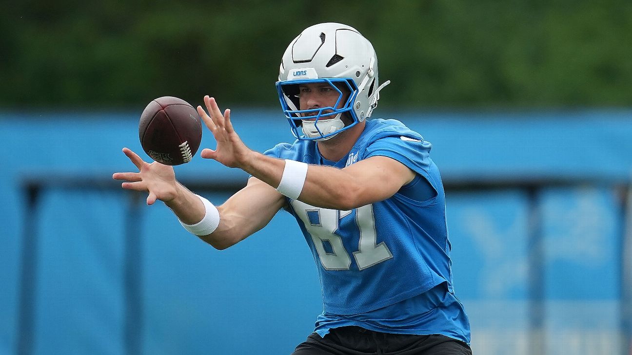 Source: Lions' Sam LaPorta (back) fully cleared for training camp