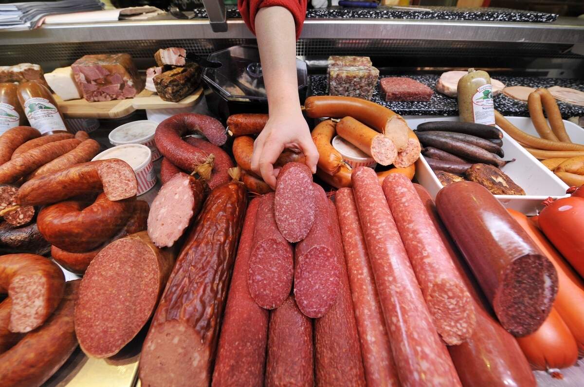 Study links processed red meat to a 13% higher dementia risk: 5 foods to avoid for better brain health