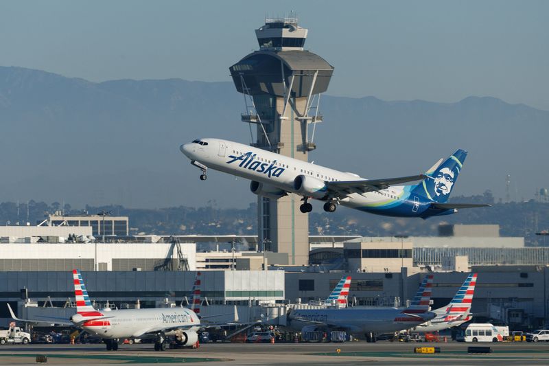 Alaska Air forecasts quarterly profit below expectations as jet fuel prices stay high