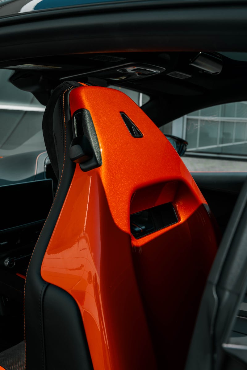 Lotus Emira 420 Sport: Photo Gallery